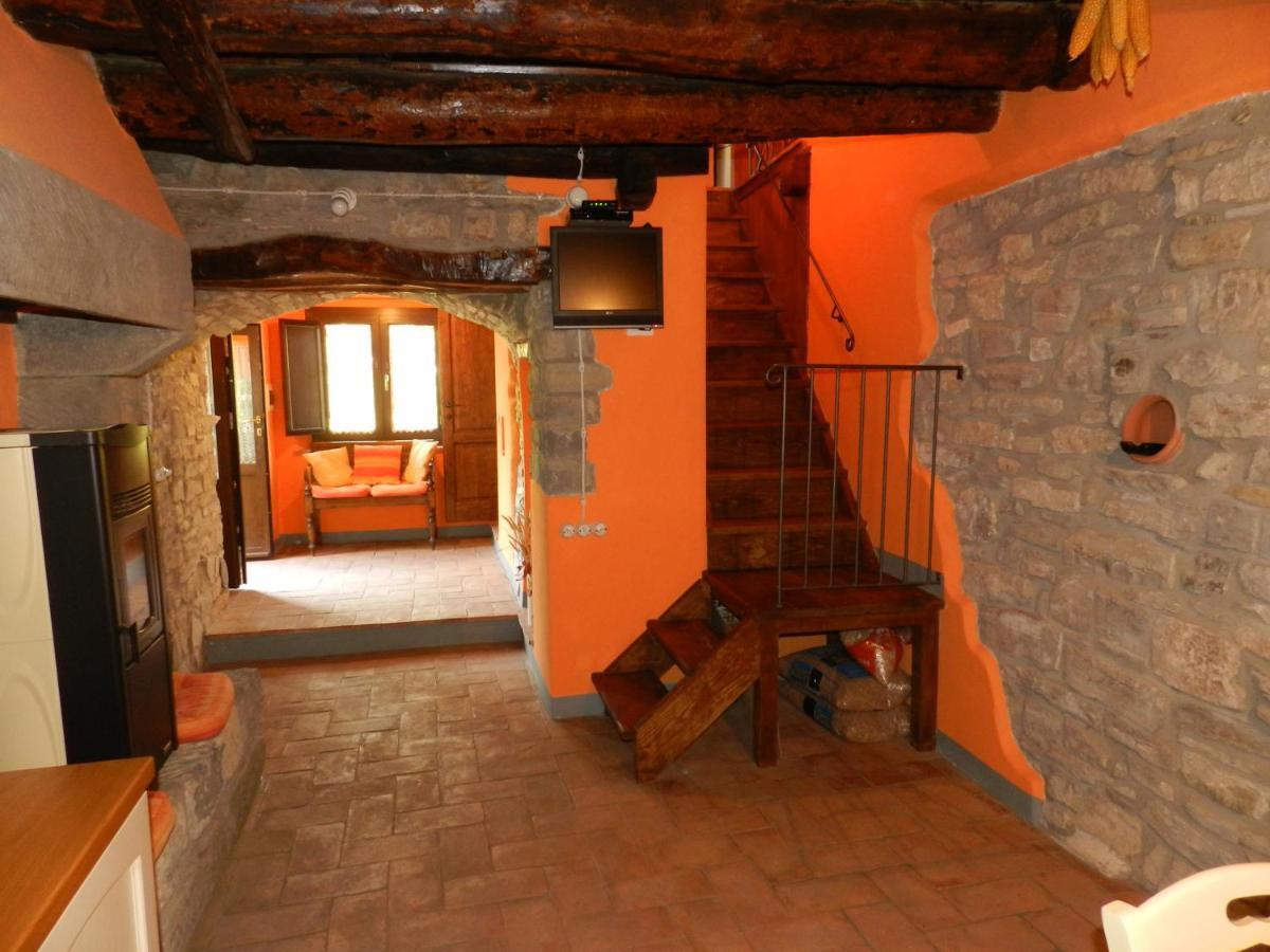 Agriturismo Vezzano Кьюзи-делла-Верна Экстерьер фото